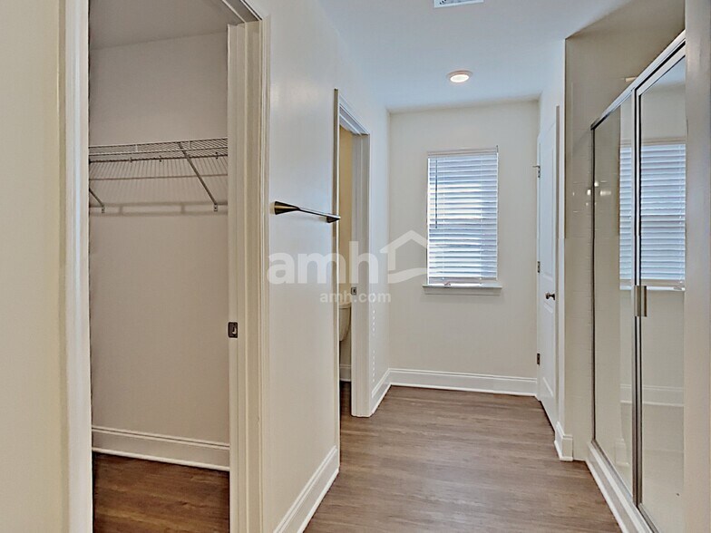 Building Photo - 124 Lindridge Dr