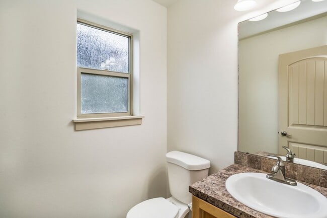 Building Photo - Cozy 3 Bed Home: New Carpet, Fully Fenced Yard & Near Old Mill