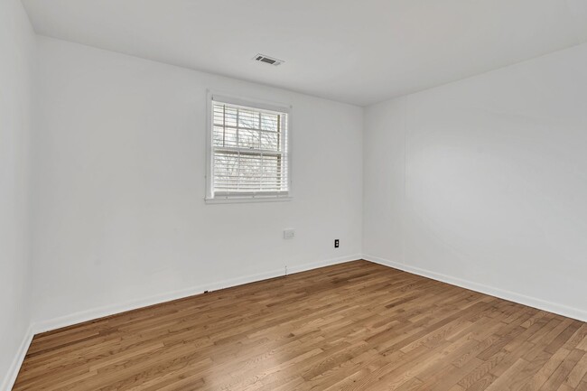 Building Photo - Bordeaux - $500 off first month rent special. 3 BR 1 Bath home, covered parking, basement, renova...