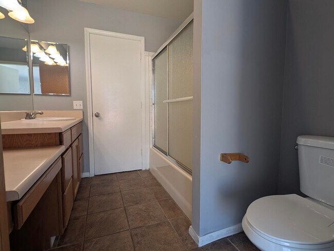 Building Photo - 2373 Oahu Ln