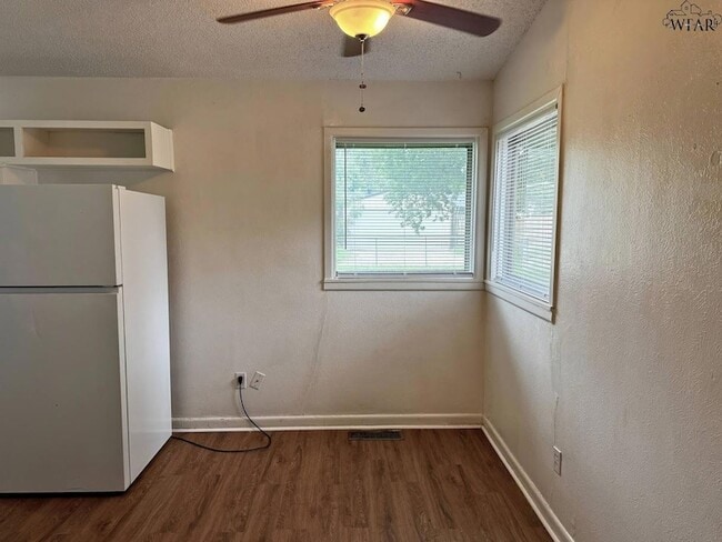 Building Photo - 4111 McGaha Ave