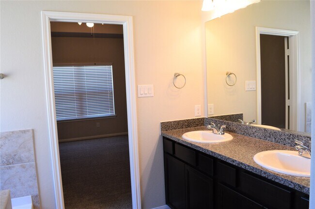 Building Photo - 3722 Bright Moon Ct