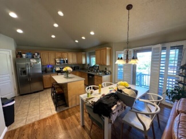 Building Photo - 13294 Cherry Crest Dr