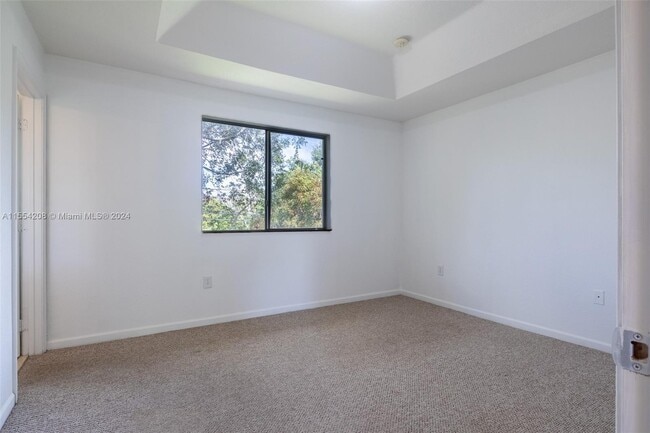 Building Photo - 1475 SE 24th Ct