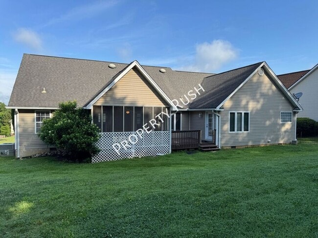 Building Photo - 196 Blue Heron Dr