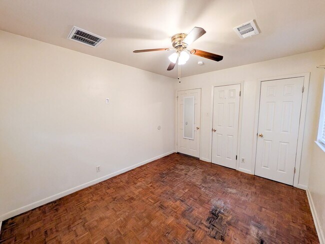 Building Photo - 9225 Shepherd Dr