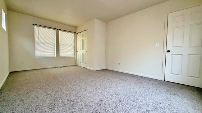 Building Photo - Fantastic 4 Bed 2.5 Bath + Office 2 Car Attached Garage in Murphy Creek Community Pool + Tennis C...