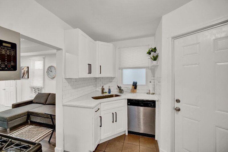 Building Photo - 1721 N Kimball Ave