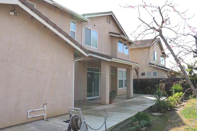 Building Photo - 2346 E Early Ave