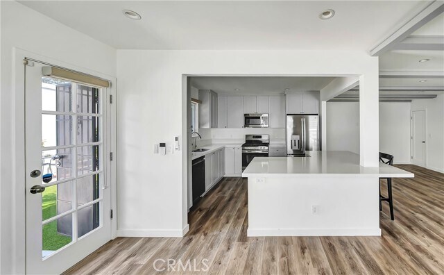Building Photo - 5840 Coldwater Canyon Ave