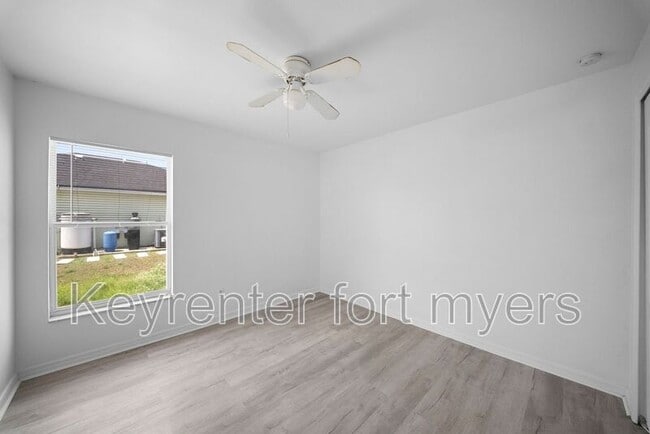 Building Photo - 3213 17th St SW