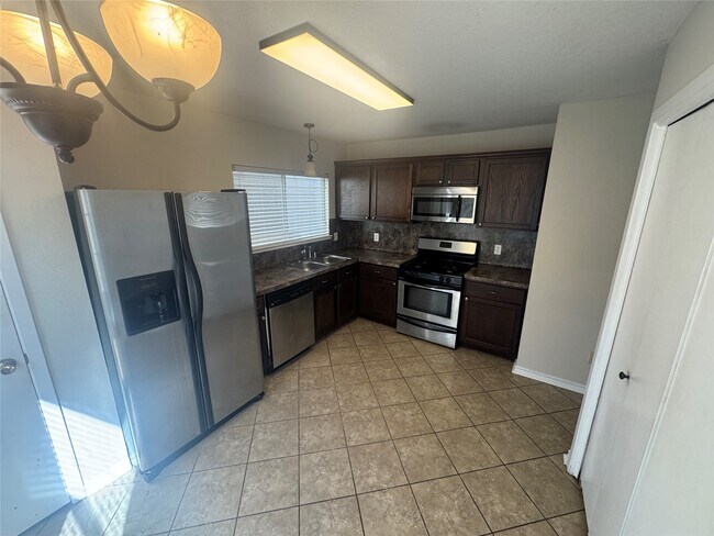 Building Photo - 21835 Mossy Field Ln