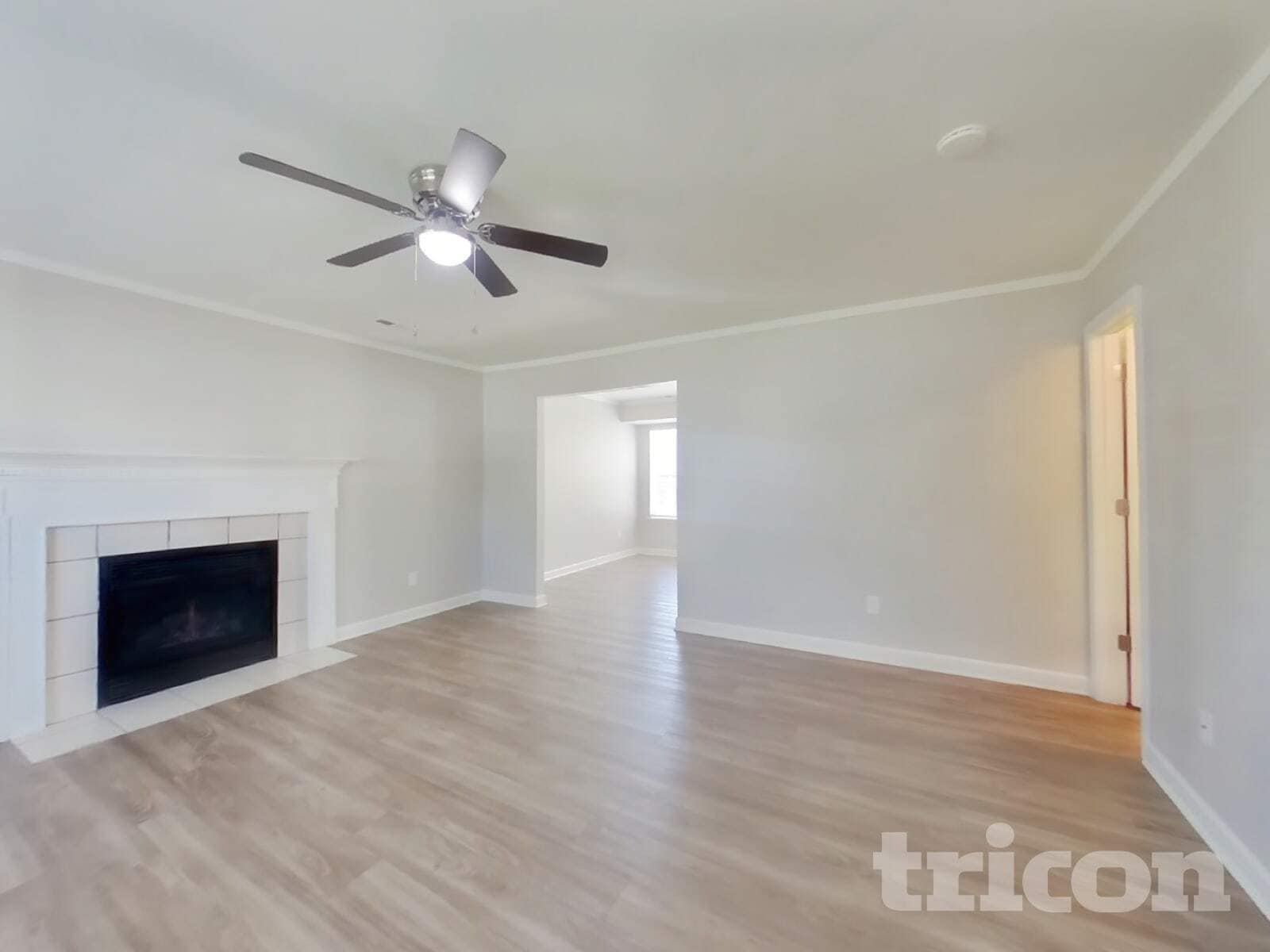 Building Photo - 3933 Far West Dr