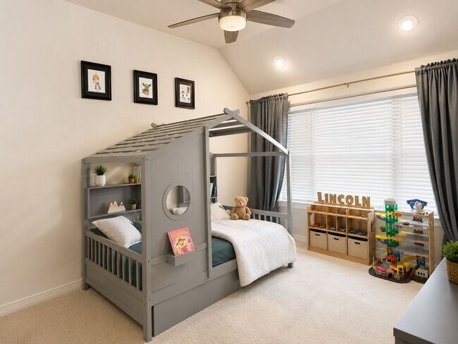 Building Photo - 1129 Castle Path