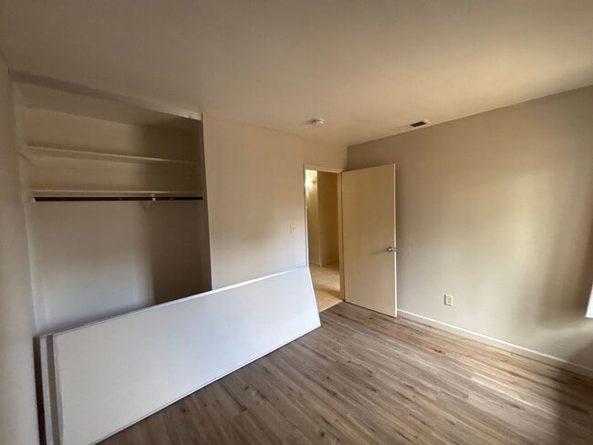 Building Photo - CHARMING 3 BEDROOM 2 BATHROOM SINGLE-STORY IN STOCKTON!