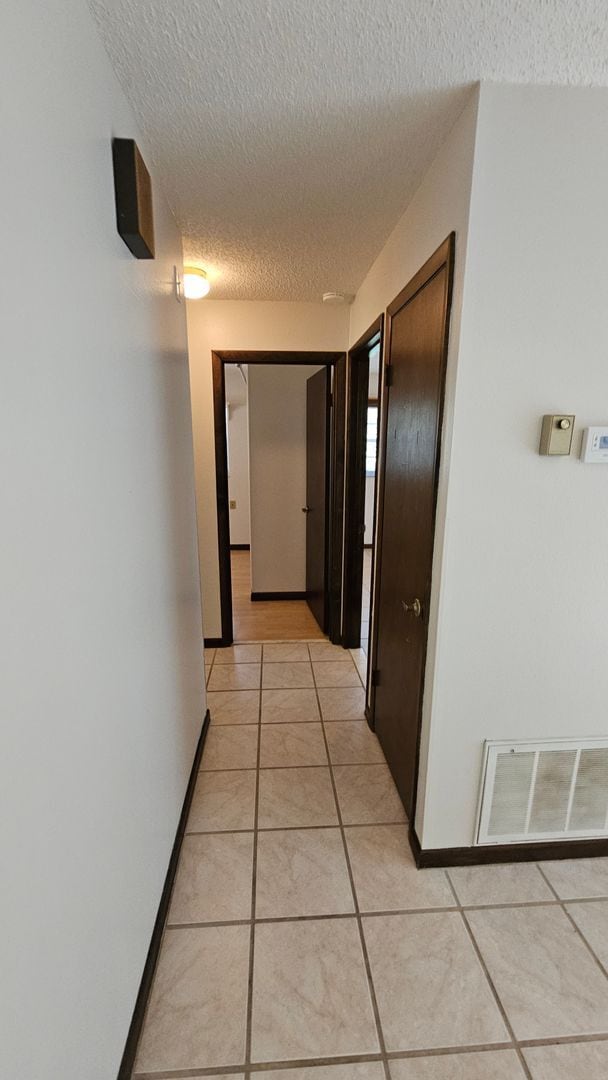 Building Photo - 3 bed, 2 bath 1 car garage