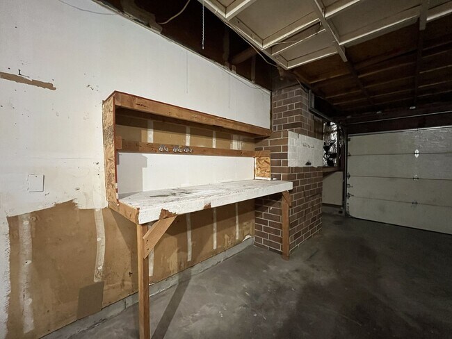 Building Photo - Charming Ranch Home with Sunroom or 4th Bedroom, Two-Car Garage and Fenced Backyard