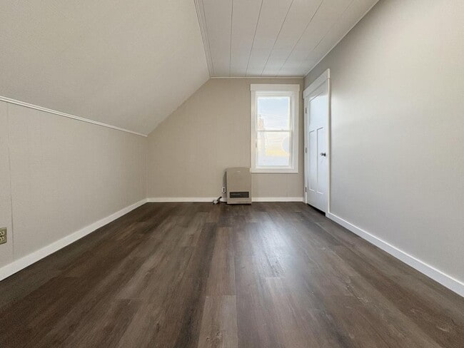 Building Photo - 28 Bartlett St