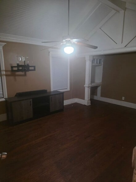 Building Photo - 965 Fair St SW