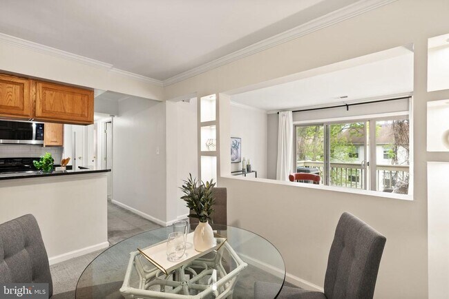 Building Photo - 8511 Barrington Ct