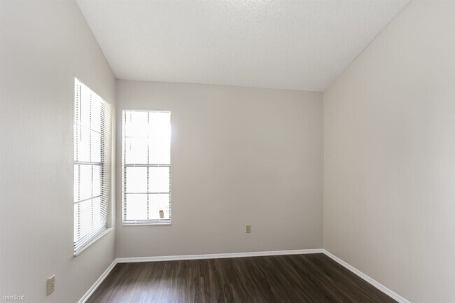 Building Photo - 3 br, 2 bath House - 13658 Laraway Dr