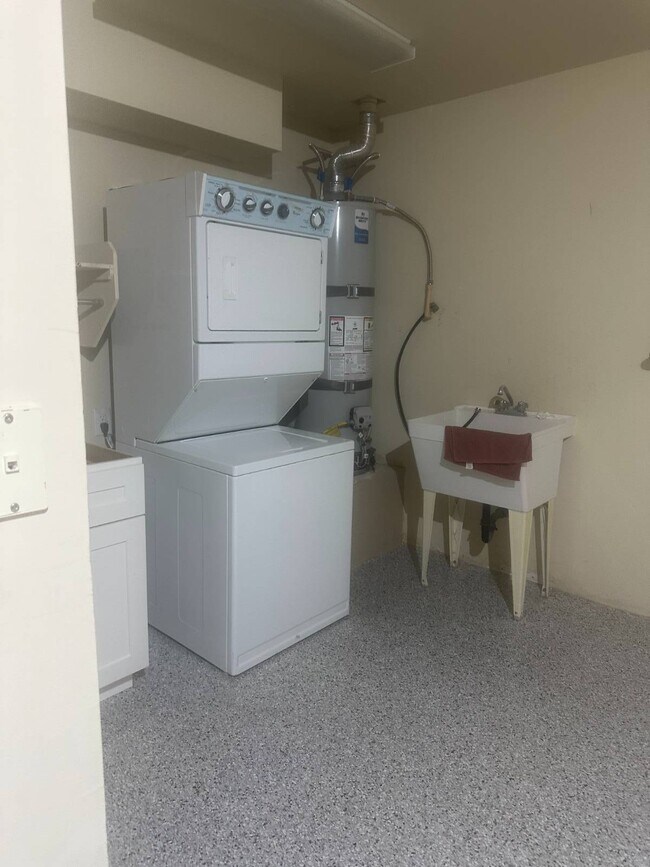 Building Photo - 2839 China Cove St