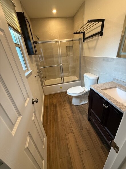 Building Photo - 914 N Olive St