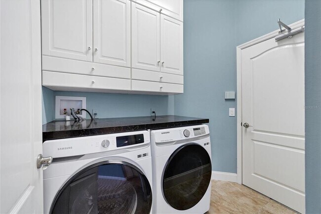 Building Photo - 11709 Clubhouse Dr