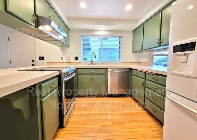 Building Photo - 7914 44th Ave W