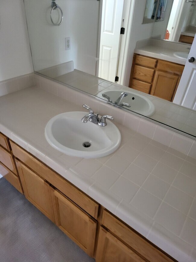 Building Photo - Three Bedroom and Three bathroom home and ...