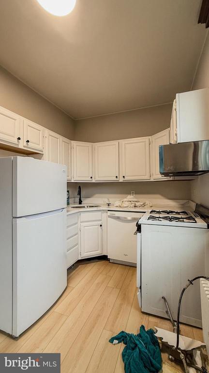 Building Photo - 165 E Mt Pleasant Ave