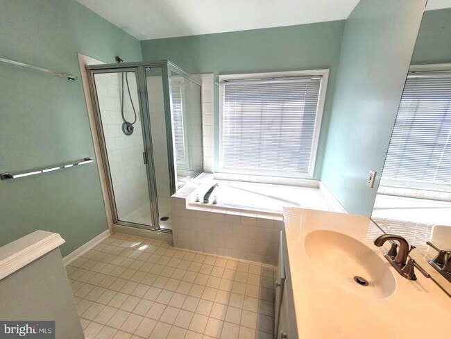 Building Photo - 6012 Ricketts Walk