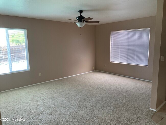 Building Photo - 2602 S Black Moon Dr