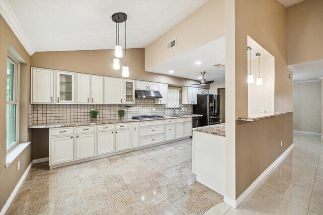 Building Photo - 21423 Park Valley Dr
