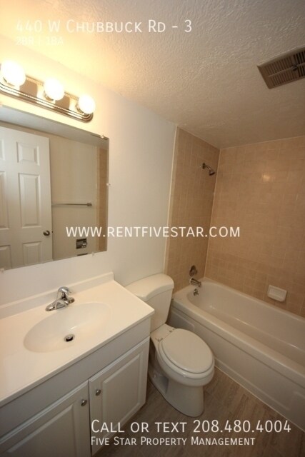 Building Photo - Charming Apartment in Chubbuck! Visit rent...