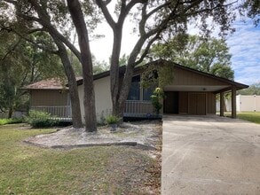 Building Photo - 744 Vassar Rd