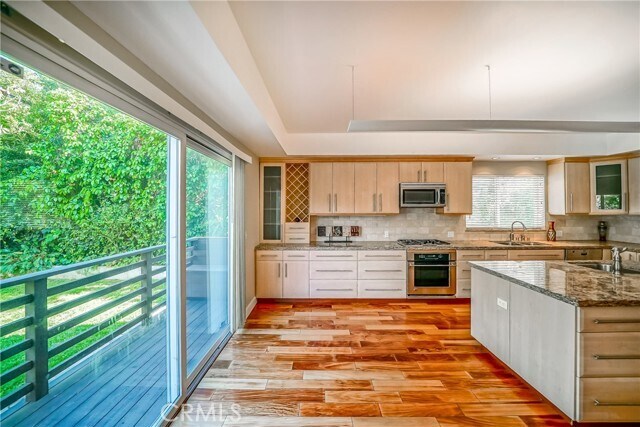 Building Photo - 5512 Leghorn Ave
