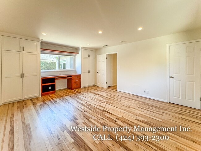 Building Photo - 846 Stanford St