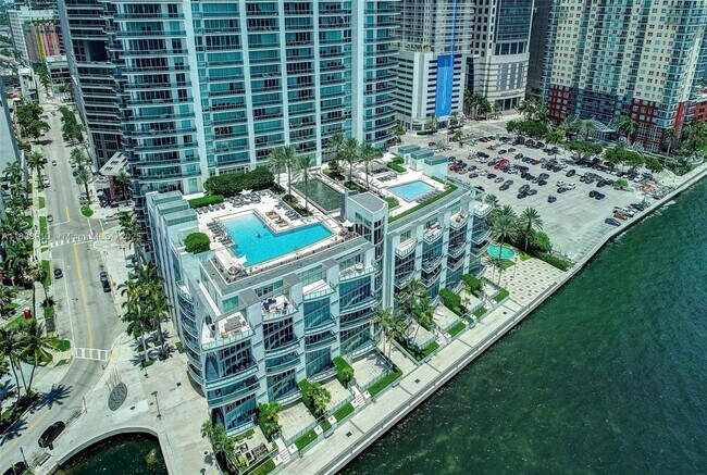 Building Photo - 1331 Brickell Bay Dr