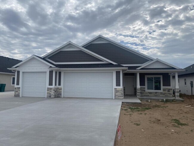 Building Photo - 2074 3125 W