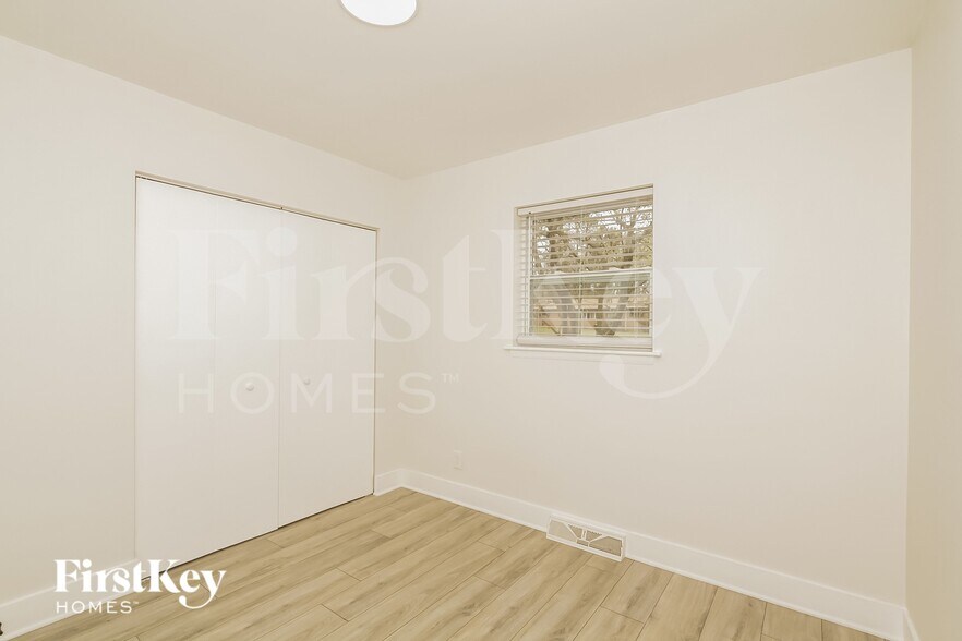 Building Photo - 2408 Gemway Dr