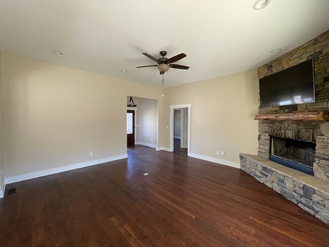 Building Photo - Murfreesboro / Rockvale Country Home 23 pl...