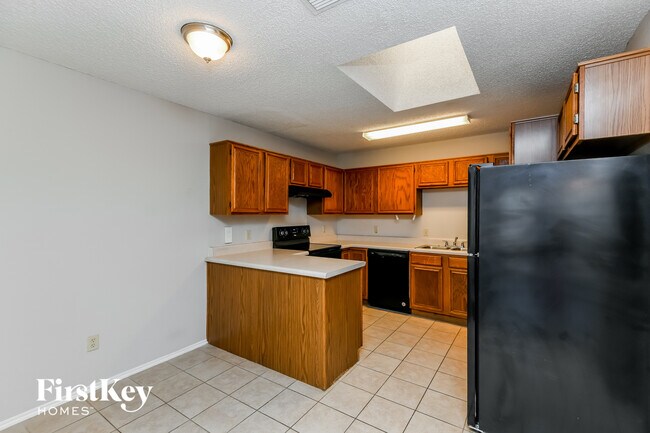 Building Photo - 10913 Ives St