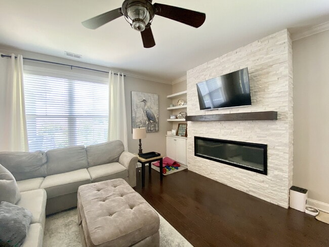 Building Photo - Ranch Style, Four Bedroom Home in Mill Creek!