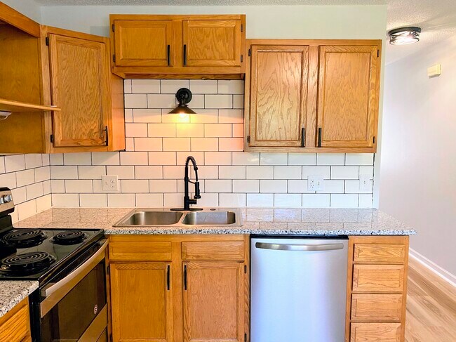 Building Photo - 1106 Fishlock Ave