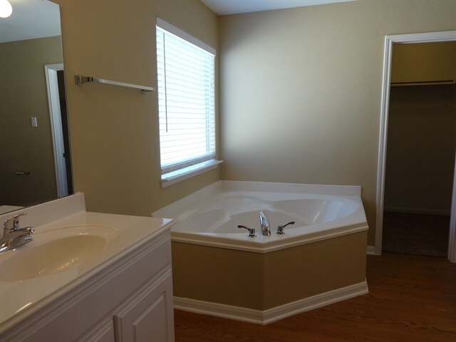 Building Photo - 4615 Trinity River Ct