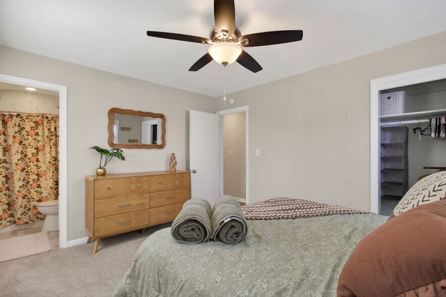 Building Photo - 1859 Branchwood St