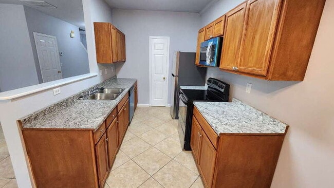 Building Photo - 385 Brookview Dr