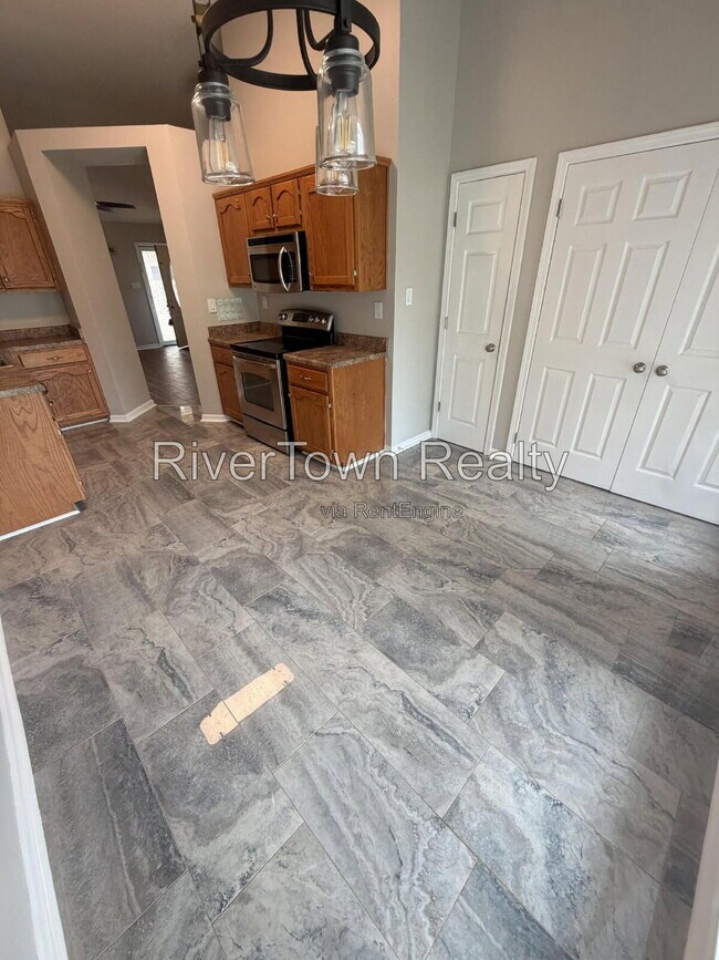 Building Photo - 10570 Pecan View Dr