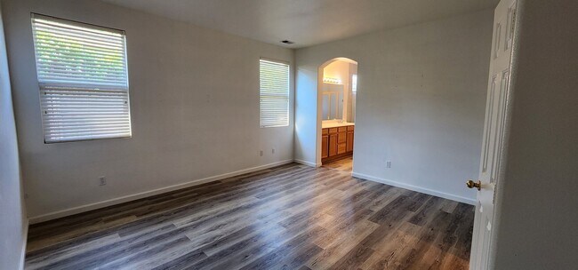 Building Photo - Home in Double Diamond - Reno